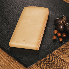 Bergkäse 24 Monate gereift – 300 g | Österreichischer Hartkäse aus Heumilch | Laktosefrei - Kumitzberg.at